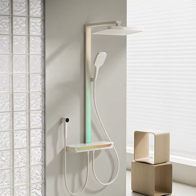 Home In Bathroom - Juego de ducha digital de latón