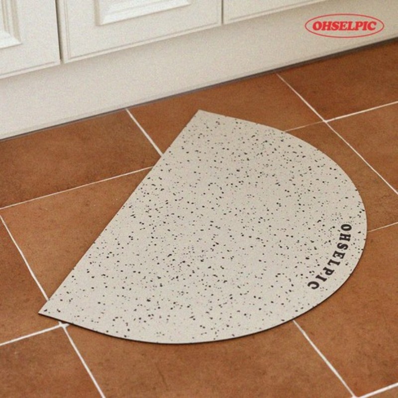 Alfombra de baño semicircular  - Zara Home Bathroom Mat reseña y precio